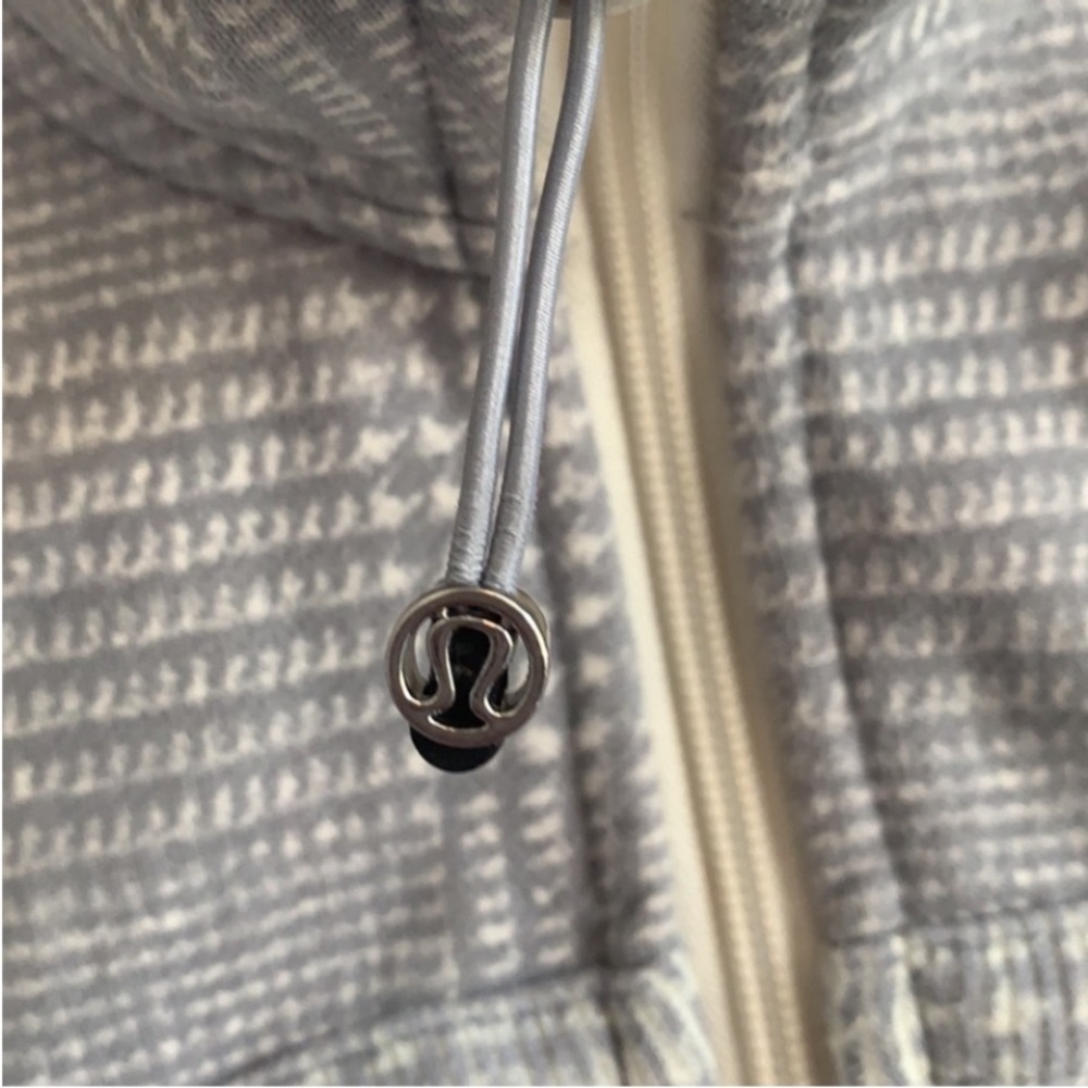 Lululemon Athletica Gray and Cream Jacket - Picture 9 of 13